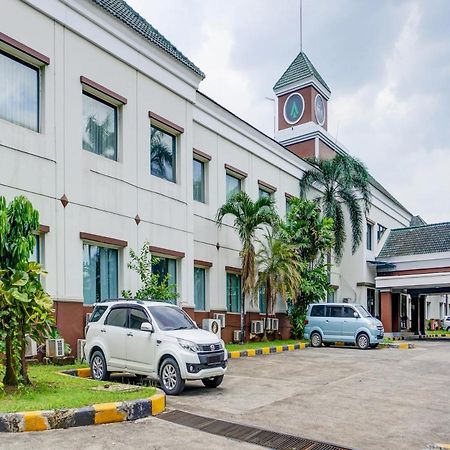 Townhouse Oak Hotel Grand Cikarang Zewnętrze zdjęcie