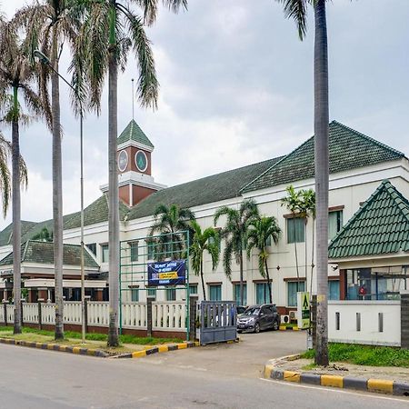 Townhouse Oak Hotel Grand Cikarang Zewnętrze zdjęcie