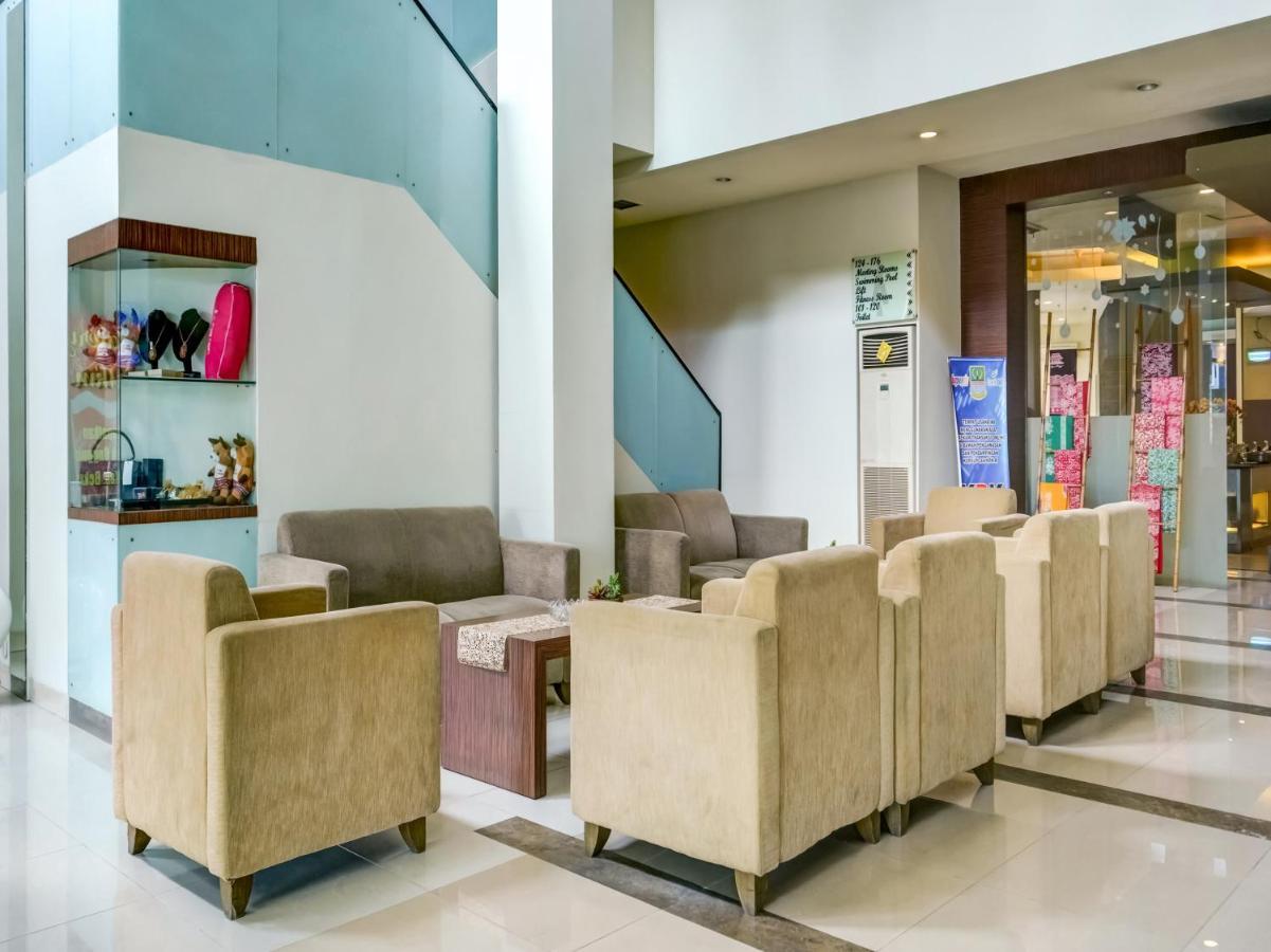 Townhouse Oak Hotel Grand Cikarang Zewnętrze zdjęcie