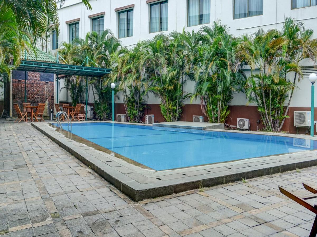 Townhouse Oak Hotel Grand Cikarang Zewnętrze zdjęcie