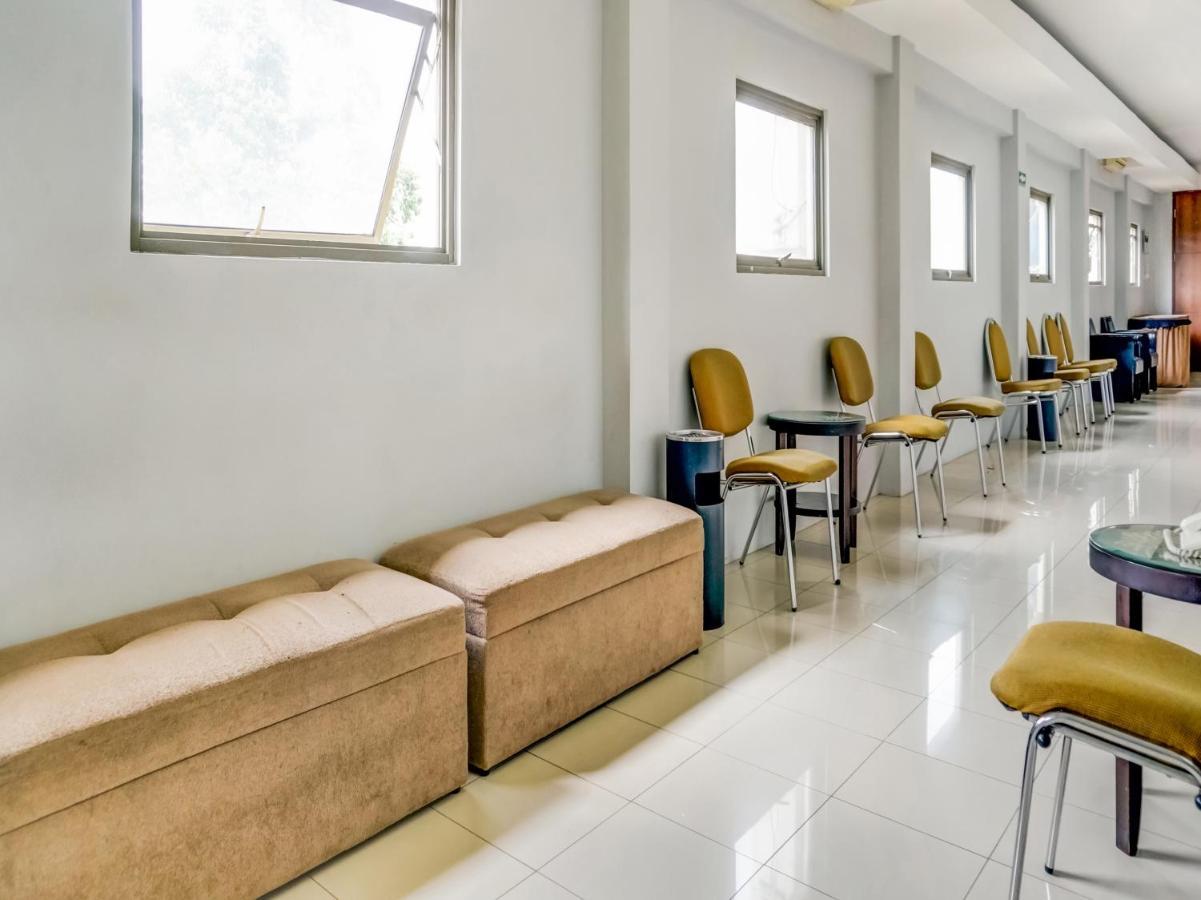 Townhouse Oak Hotel Grand Cikarang Zewnętrze zdjęcie