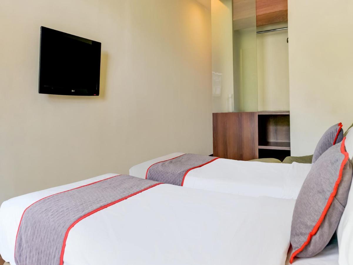 Townhouse Oak Hotel Grand Cikarang Zewnętrze zdjęcie