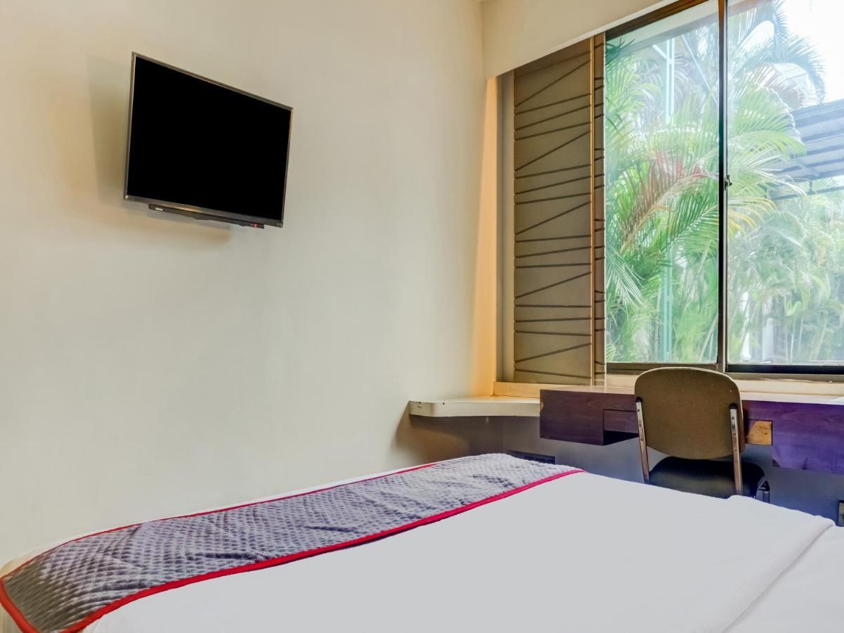 Townhouse Oak Hotel Grand Cikarang Zewnętrze zdjęcie