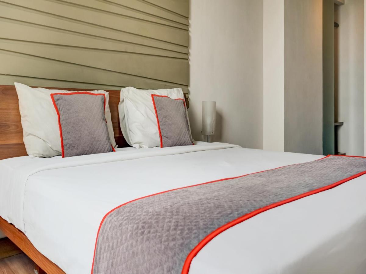 Townhouse Oak Hotel Grand Cikarang Zewnętrze zdjęcie