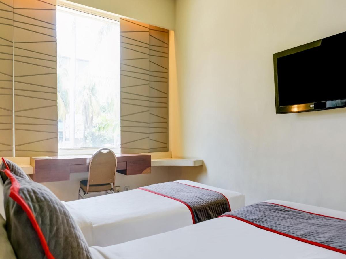 Townhouse Oak Hotel Grand Cikarang Zewnętrze zdjęcie