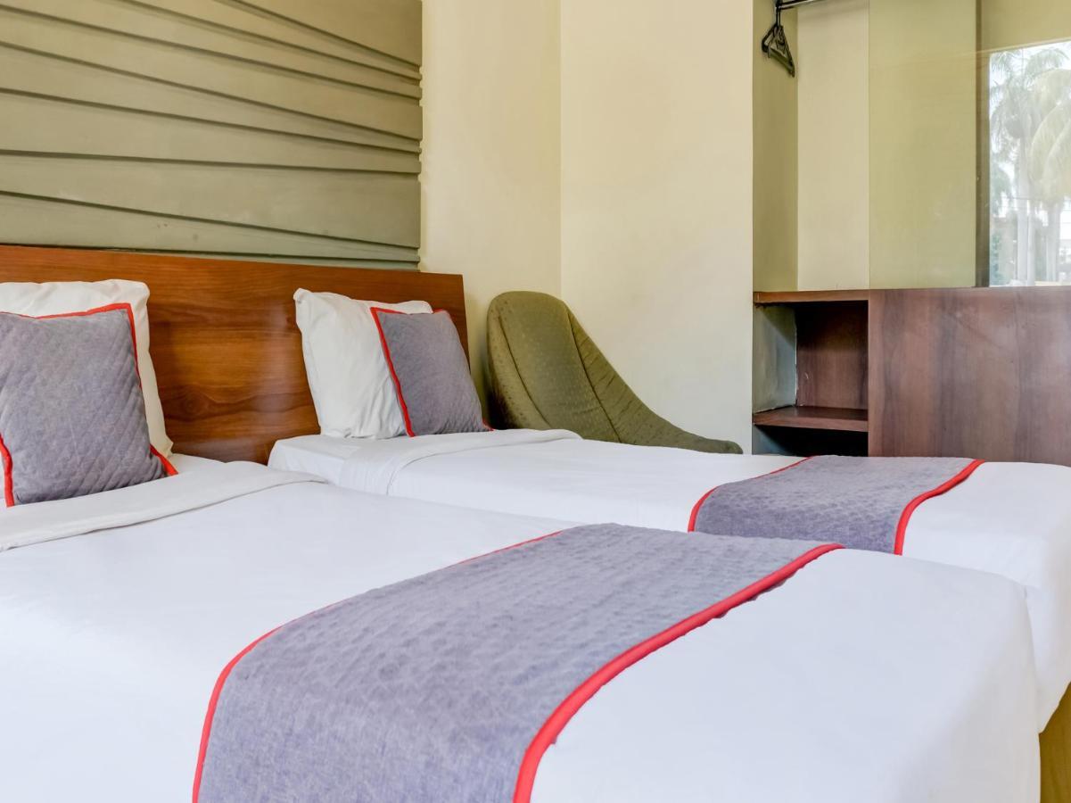 Townhouse Oak Hotel Grand Cikarang Zewnętrze zdjęcie