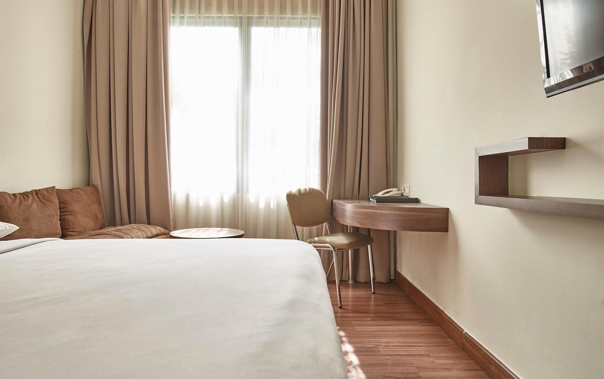 Townhouse Oak Hotel Grand Cikarang Zewnętrze zdjęcie