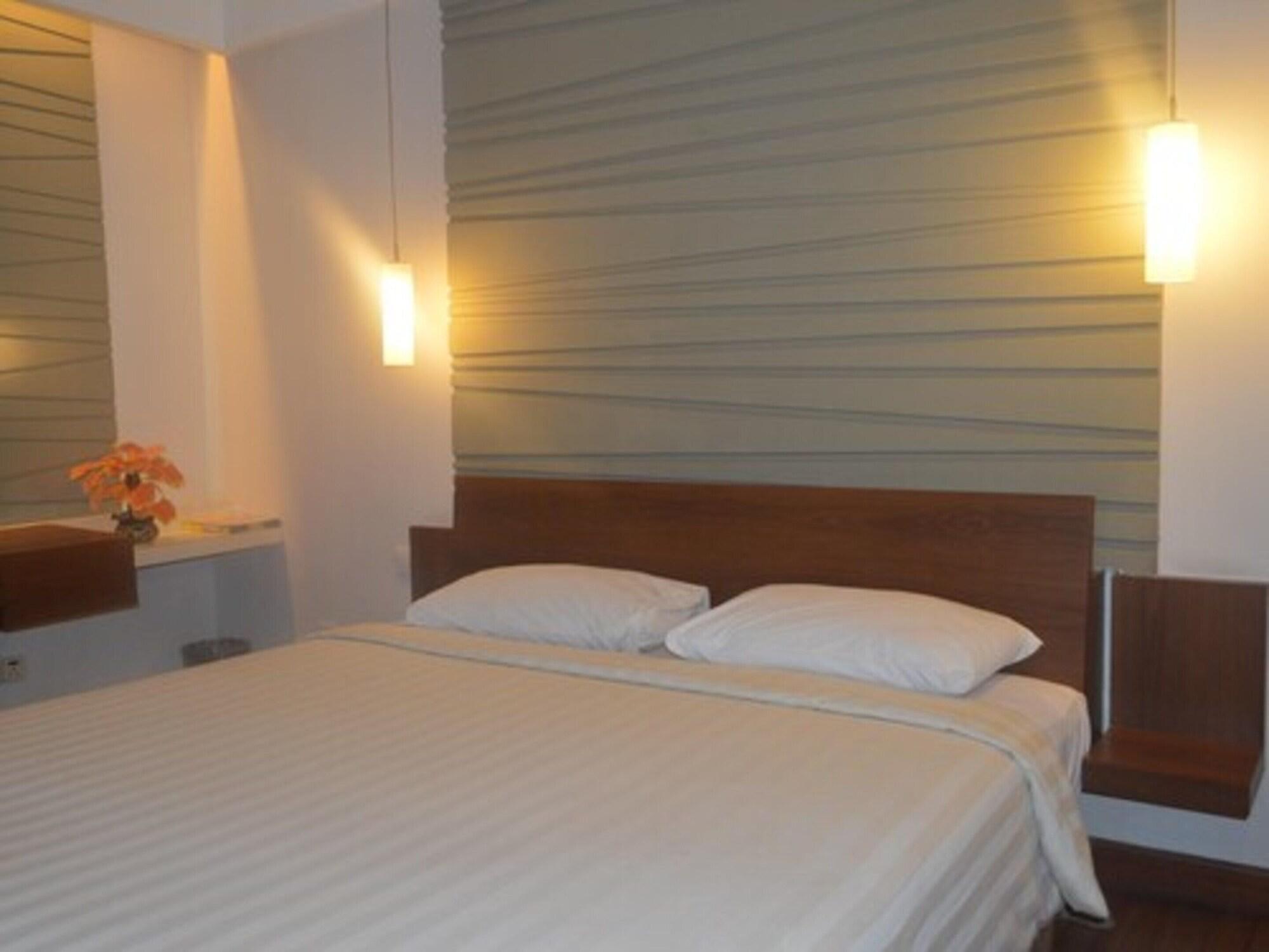 Townhouse Oak Hotel Grand Cikarang Zewnętrze zdjęcie