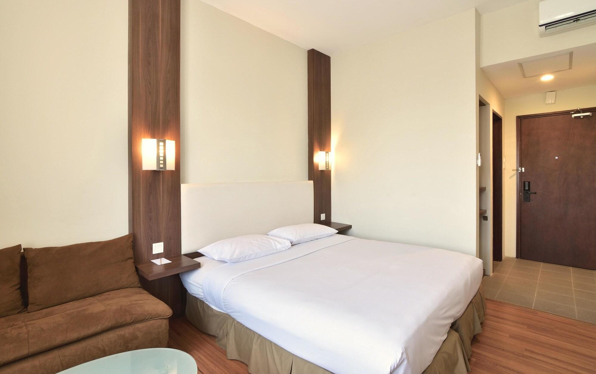 Townhouse Oak Hotel Grand Cikarang Zewnętrze zdjęcie