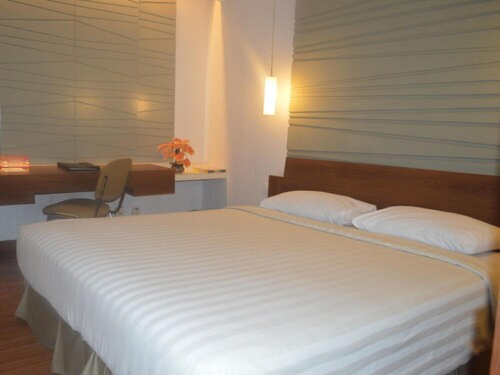 Townhouse Oak Hotel Grand Cikarang Zewnętrze zdjęcie