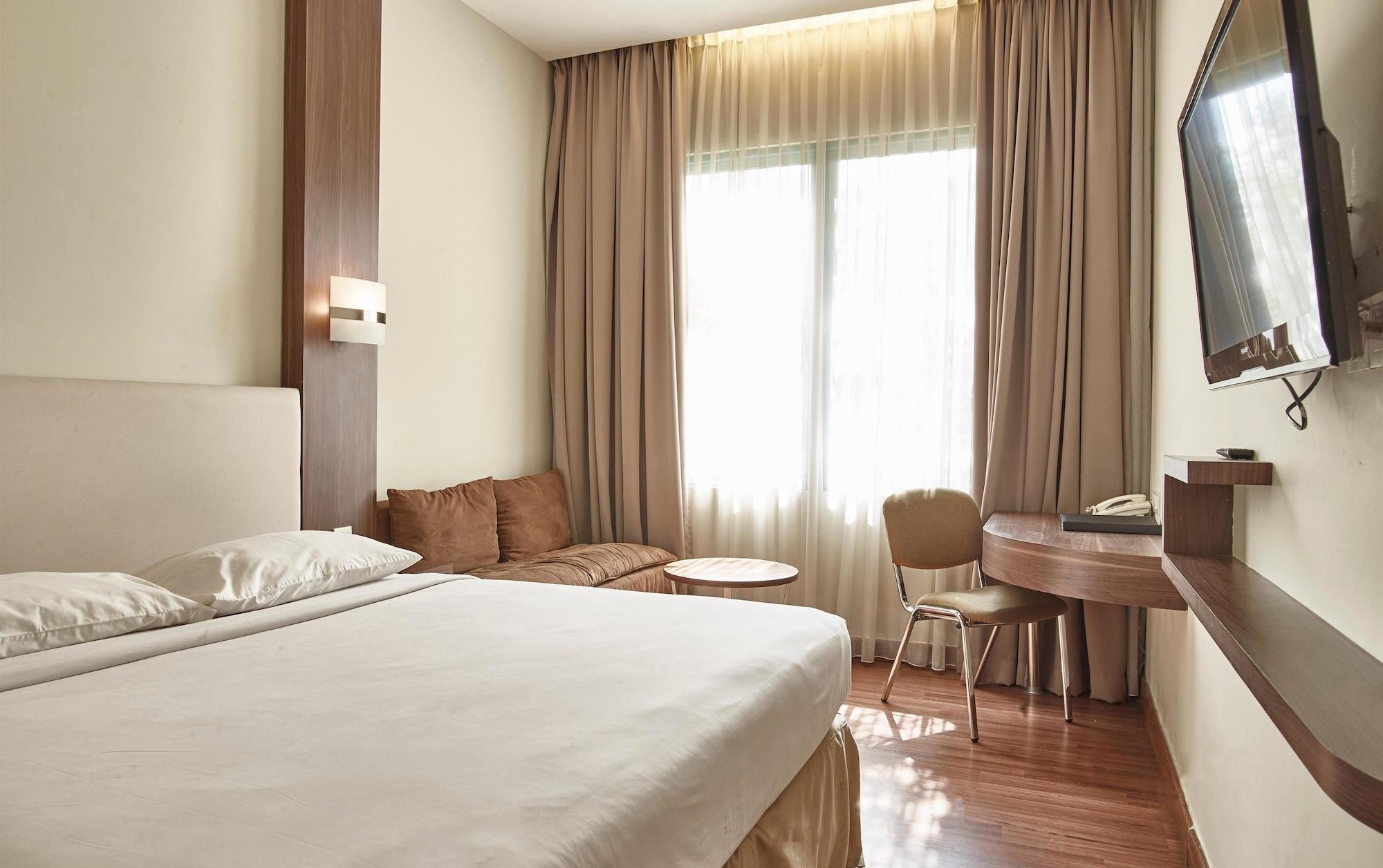 Townhouse Oak Hotel Grand Cikarang Zewnętrze zdjęcie