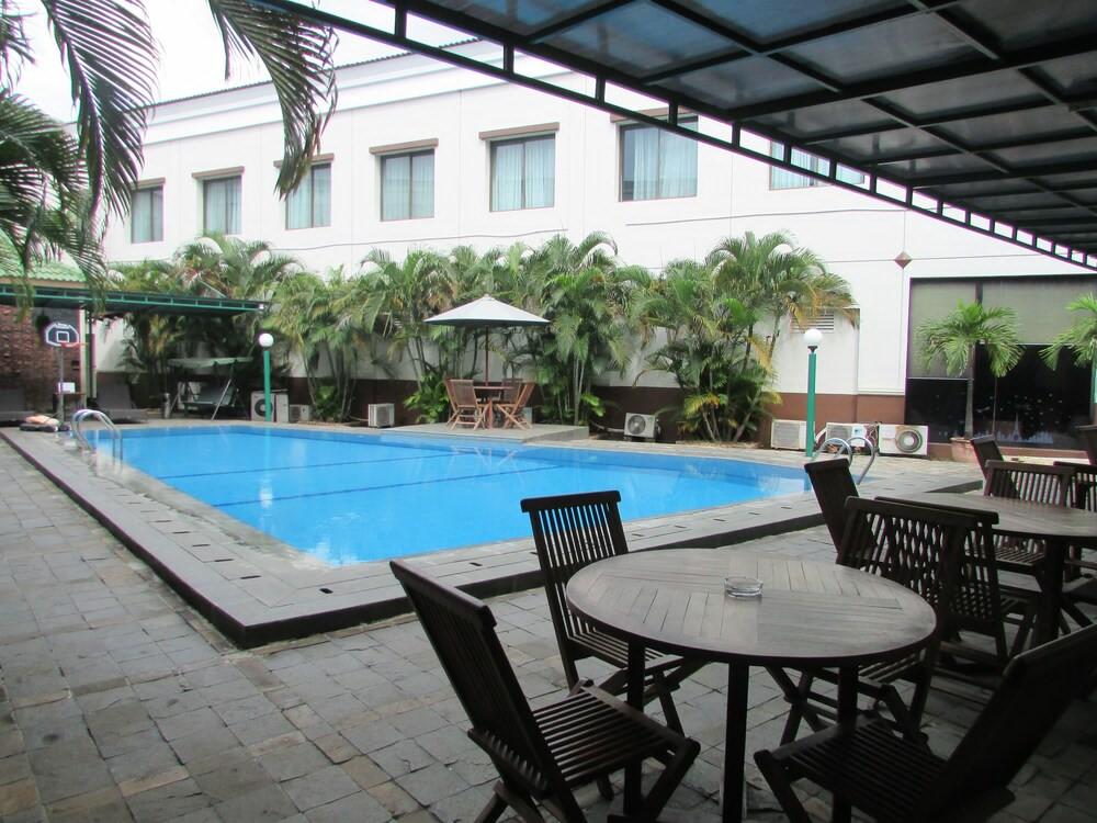 Townhouse Oak Hotel Grand Cikarang Zewnętrze zdjęcie